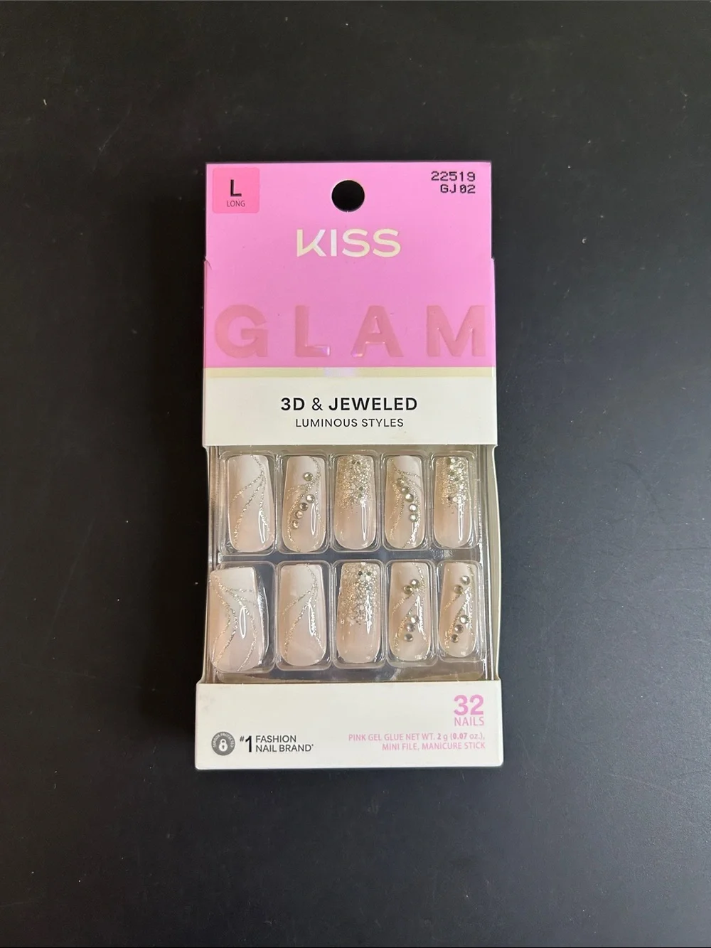 Kiss GLAM 3D & Jeweled Press-On Nails Wrapped in Beauty
